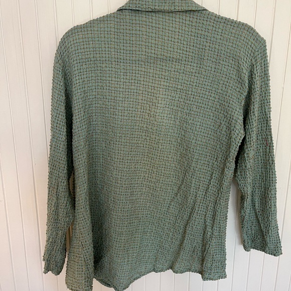 Textured Green Button Down - Picture 2 of 6